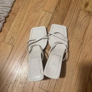 NEVER WORN  Zara Cream Heeled Sandals, size 37